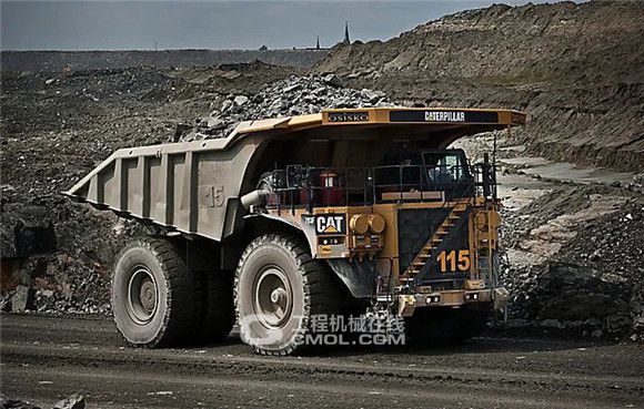新的里程碑！CAT®（卡特）无人驾驶矿用卡车运输量达20亿吨！(图2)