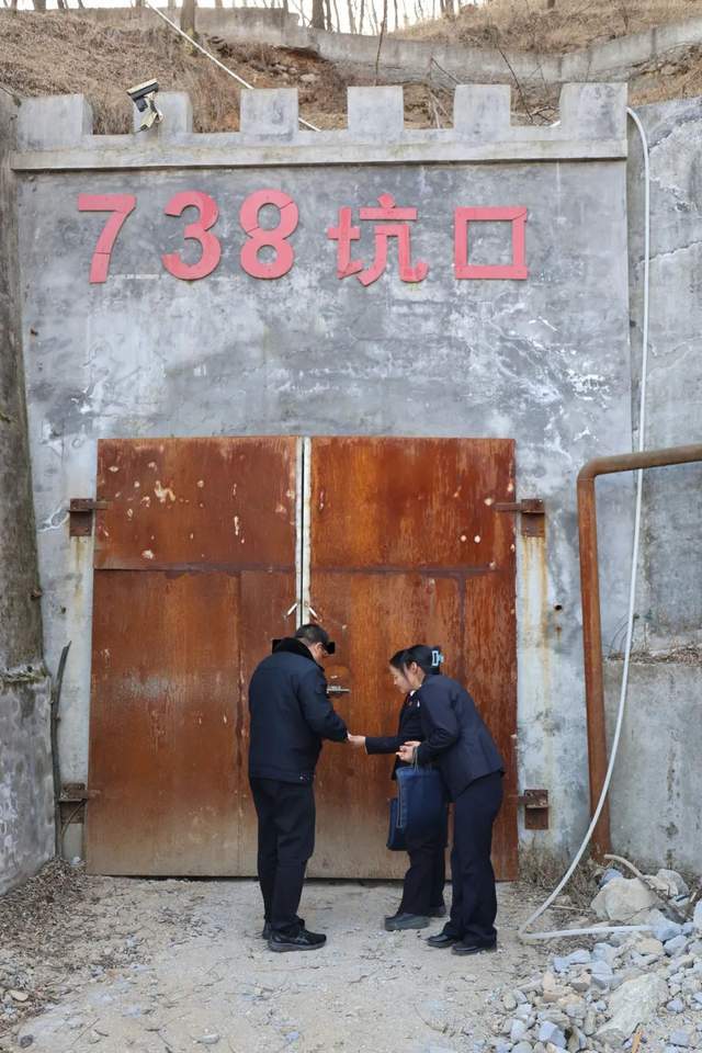 灵宝市人民检察院：从8米高“狗洞”钻入矿井内盗矿如何定性？(图2)