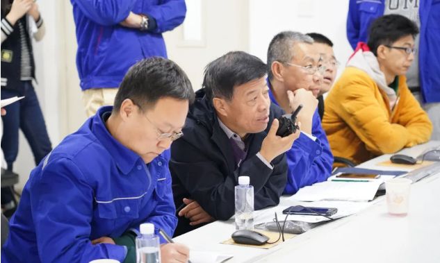 实地探访：呼和浩暖首日供暖公司点炉升温现场直击(图1)