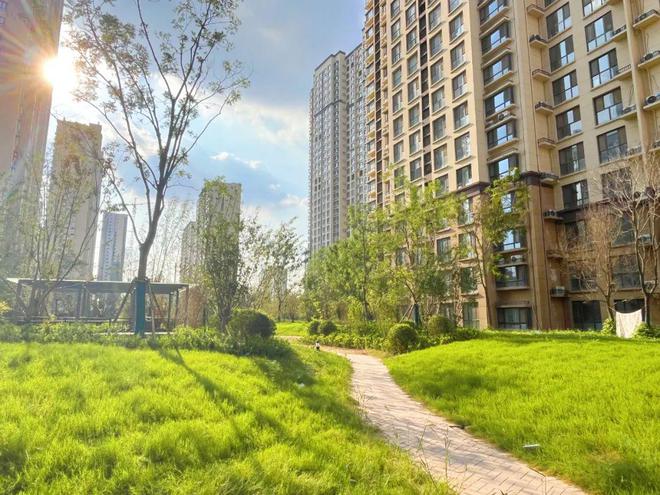 菏泽21中北校区旁：实景现房4288元㎡起楼层任选、送车位！即买即住即交钥匙(图1)